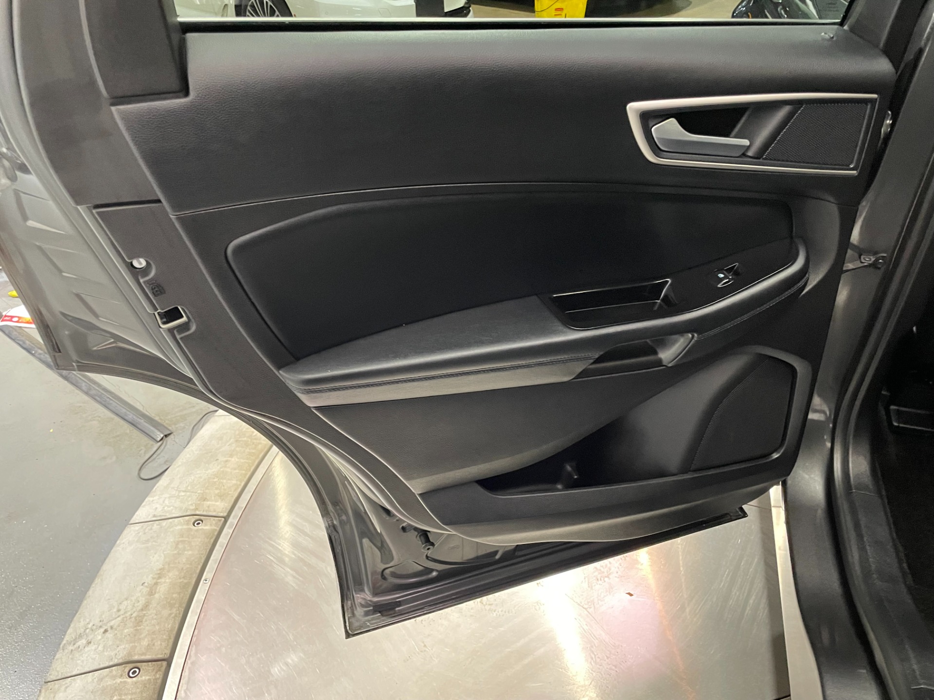 Used-2017-Ford-Edge-SEL-AWD