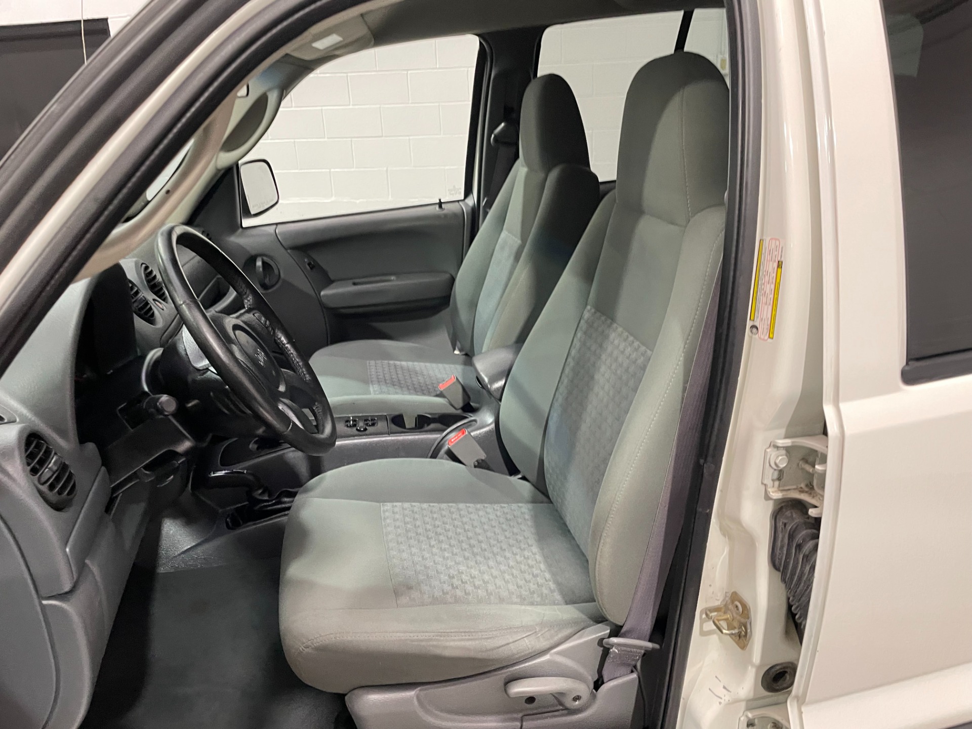 Used-2007-Jeep-Liberty-Sport-4WD