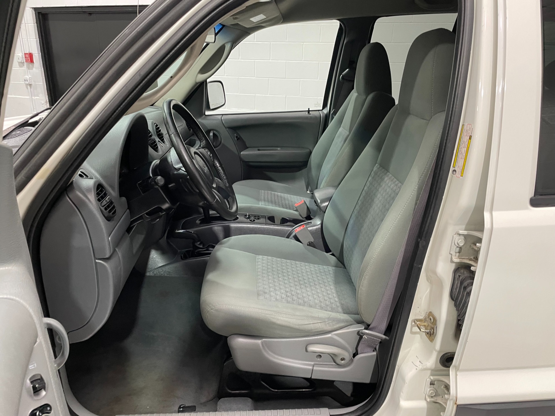 Used-2007-Jeep-Liberty-Sport-4WD