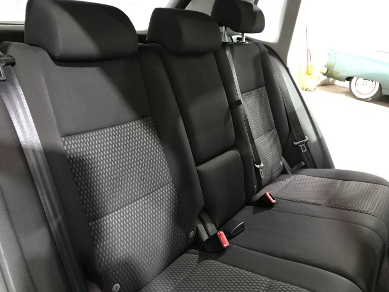 Used-2009-Volkswagen-Tiguan-S