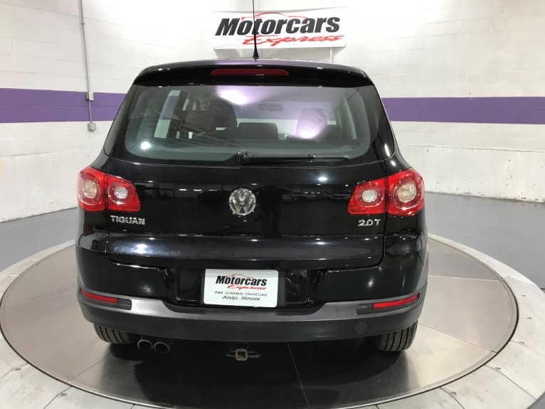 Used-2009-Volkswagen-Tiguan-S