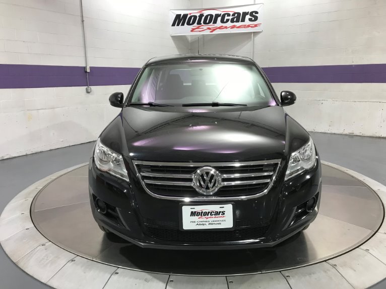 Used-2009-Volkswagen-Tiguan-S