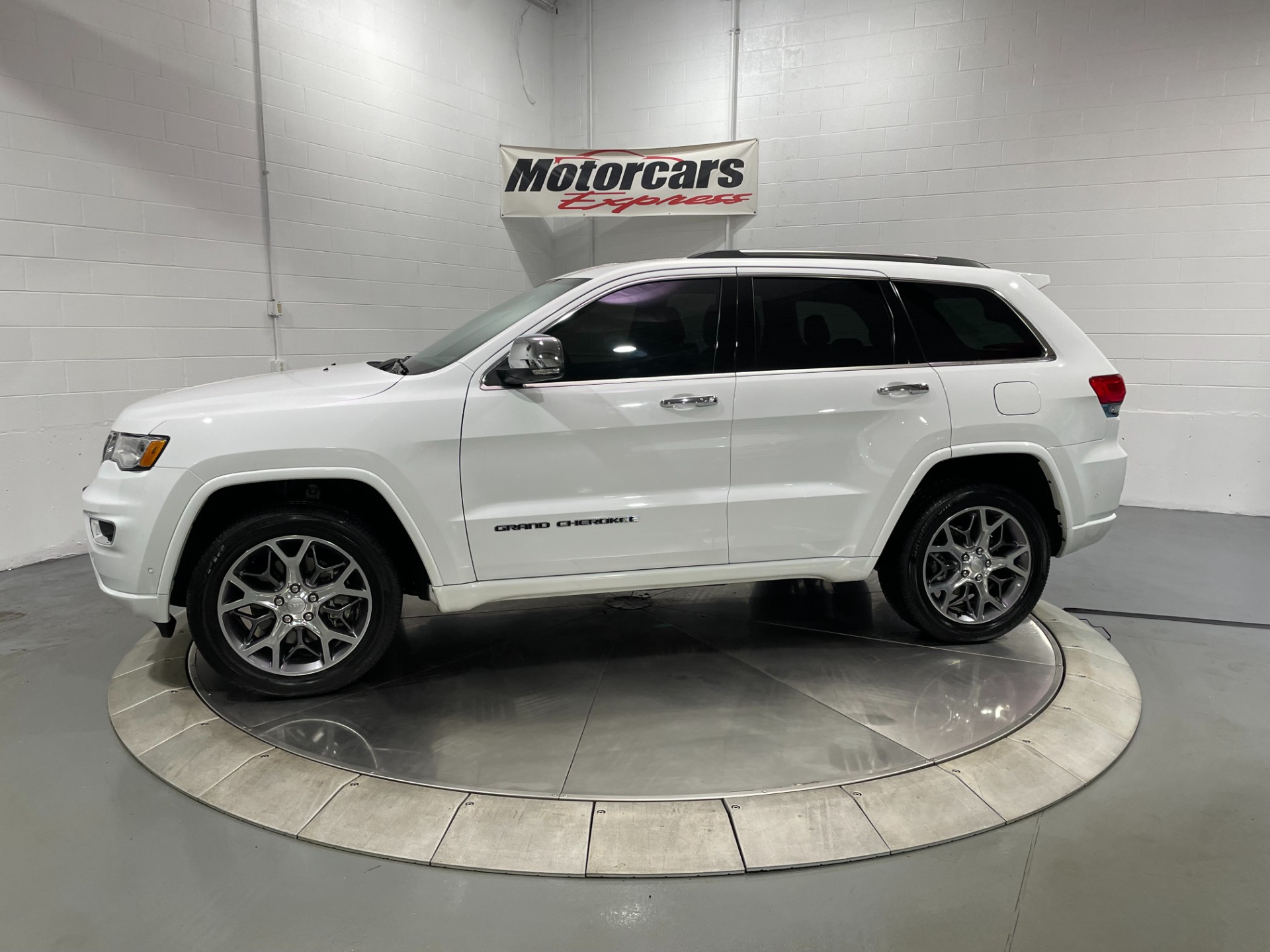 Used-2021-Jeep-Grand-Cherokee-Overland-4X4