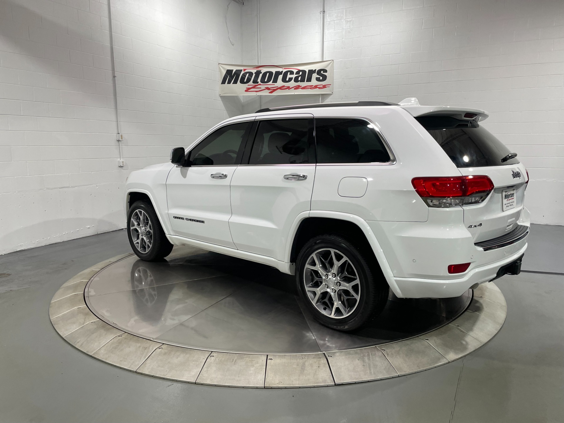 Used-2021-Jeep-Grand-Cherokee-Overland-4X4