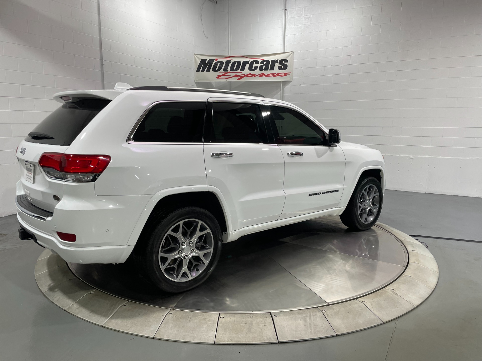 Used-2021-Jeep-Grand-Cherokee-Overland-4X4