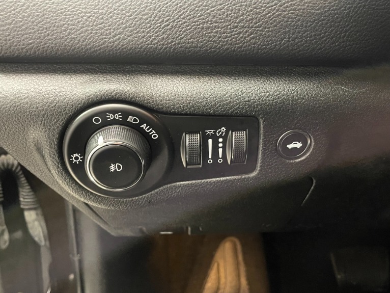 Used-2015-Chrysler-200-C-FWD