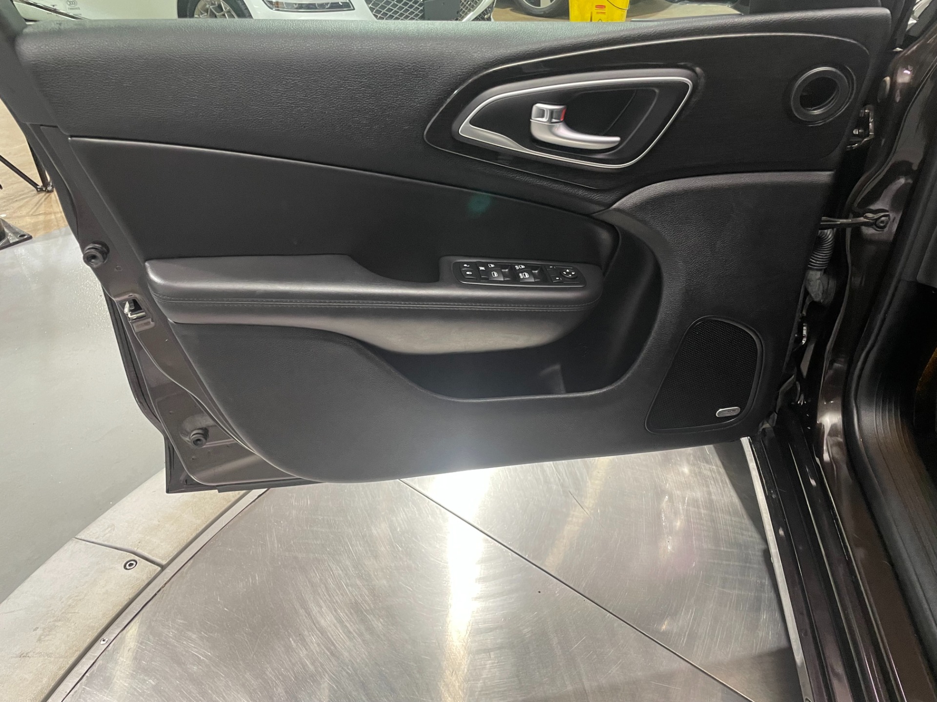 Used-2015-Chrysler-200-C-FWD