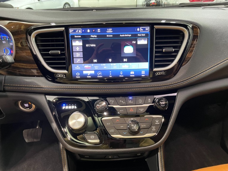 Used-2021-Chrysler-Pacifica-Pinnacle-AWD