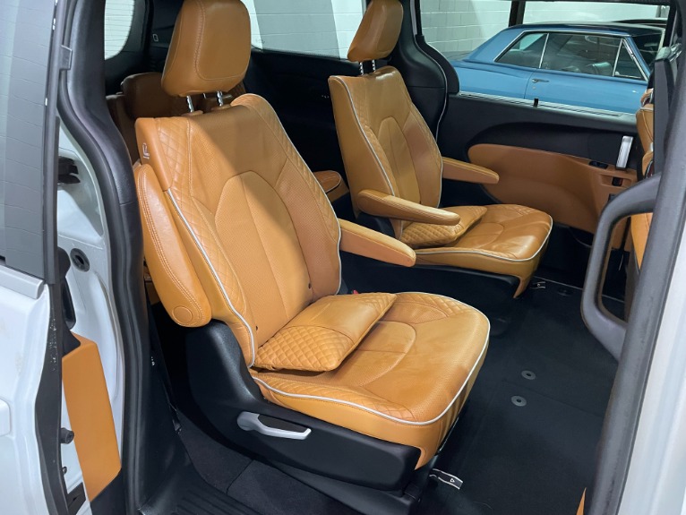 Used-2021-Chrysler-Pacifica-Pinnacle-AWD