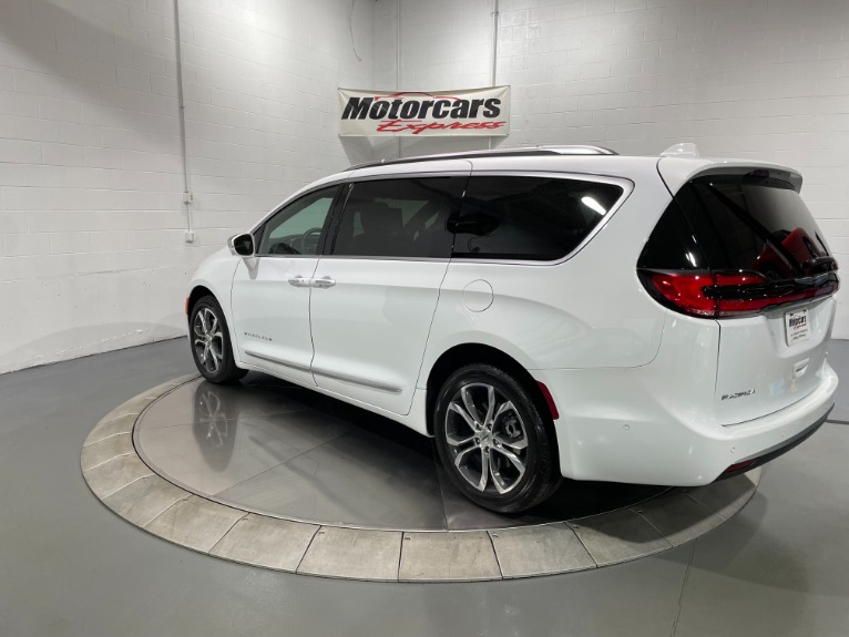Used-2021-Chrysler-Pacifica-Pinnacle-AWD
