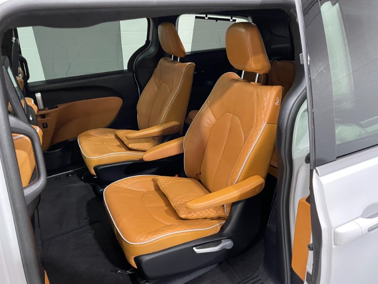 Used-2021-Chrysler-Pacifica-Pinnacle-AWD