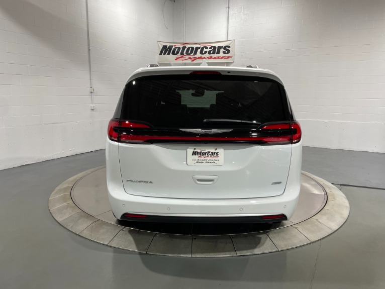 Used-2021-Chrysler-Pacifica-Pinnacle-AWD