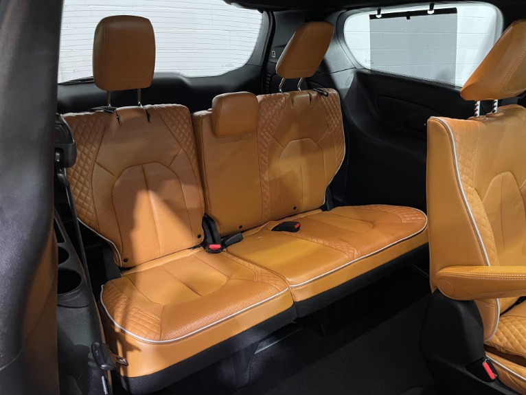 Used-2021-Chrysler-Pacifica-Pinnacle-AWD
