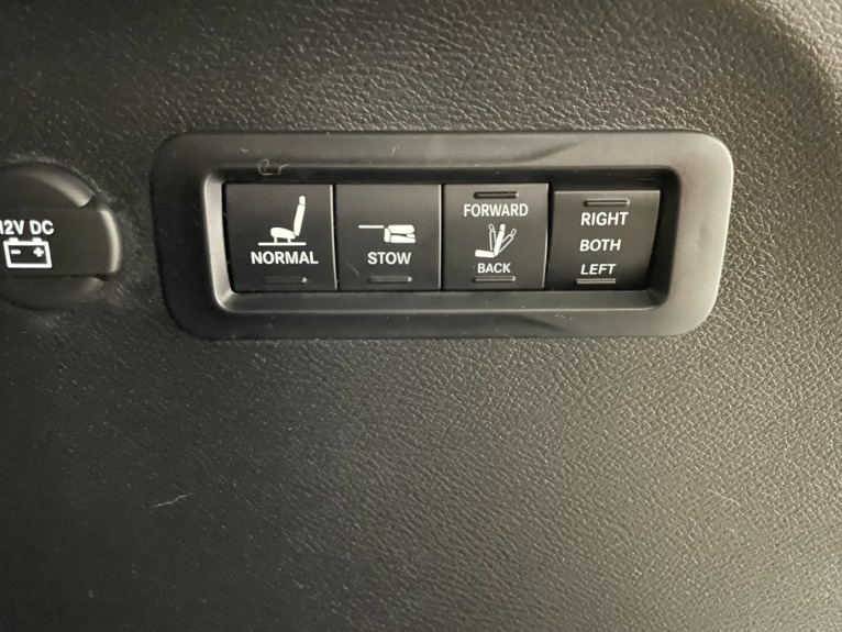 Used-2021-Chrysler-Pacifica-Pinnacle-AWD