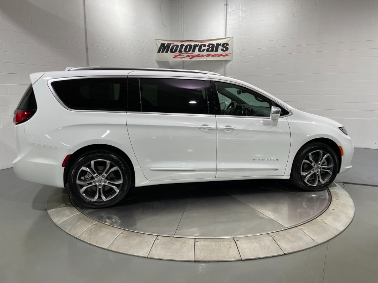 Used-2021-Chrysler-Pacifica-Pinnacle-AWD