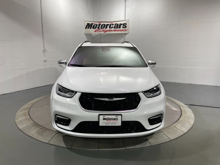 Used-2021-Chrysler-Pacifica-Pinnacle-AWD