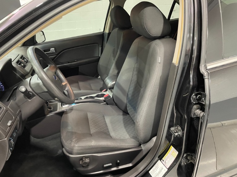 Used-2011-Ford-Fusion-SE-FWD