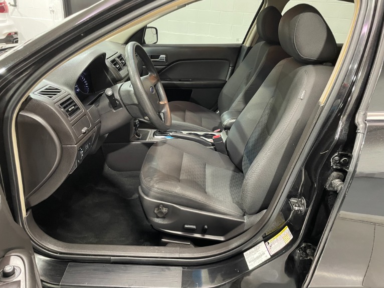 Used-2011-Ford-Fusion-SE-FWD