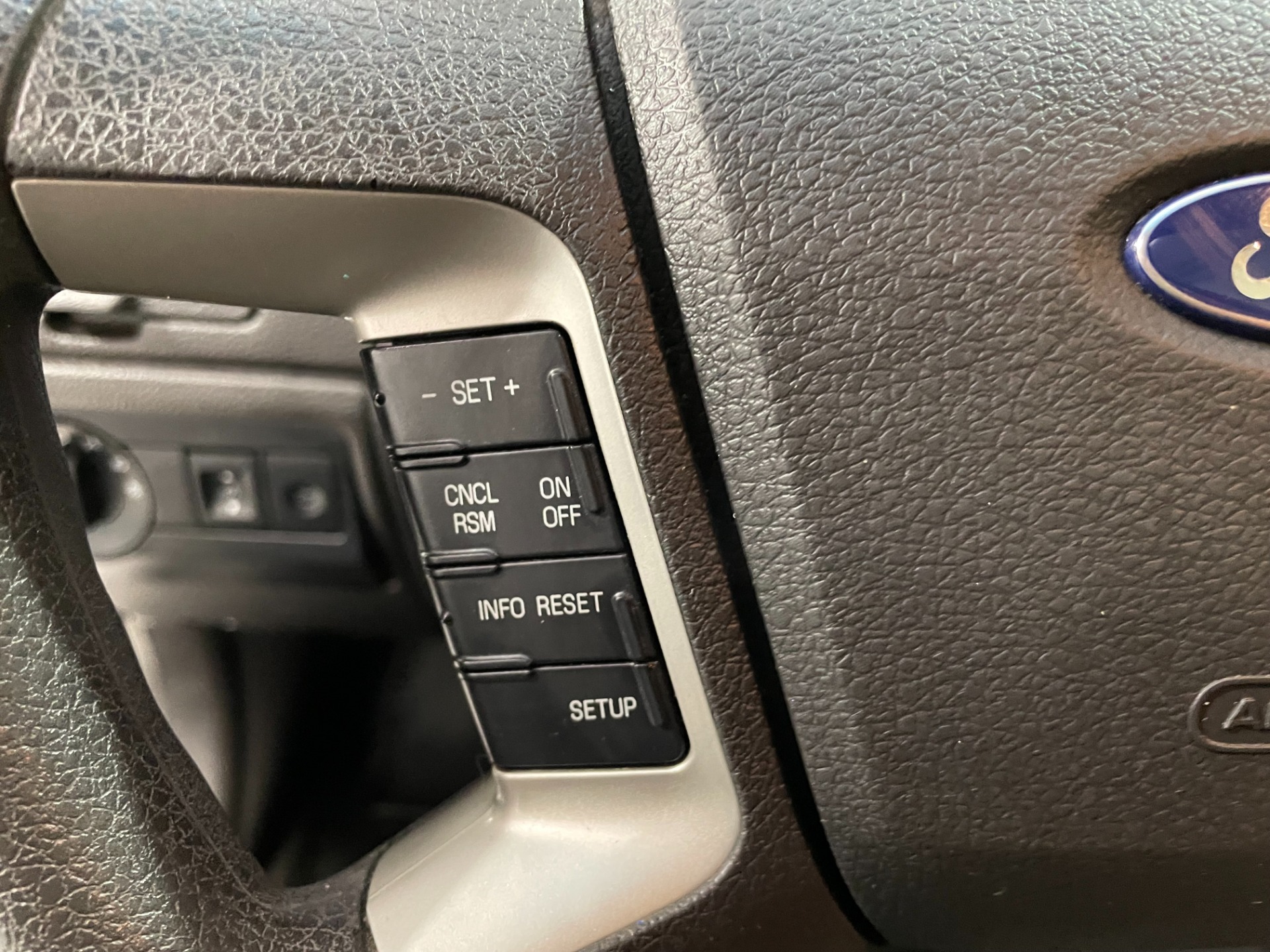Used-2011-Ford-Fusion-SE-FWD