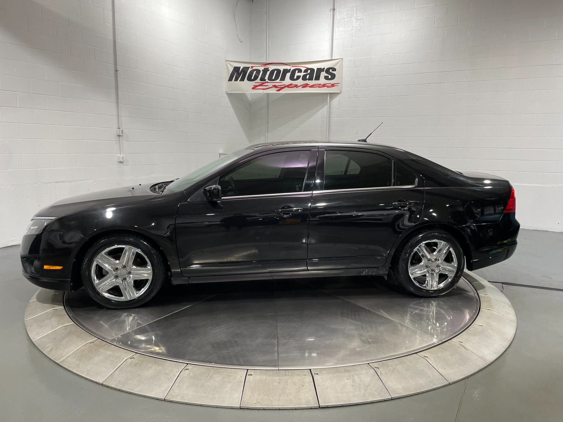 Used-2011-Ford-Fusion-SE-FWD