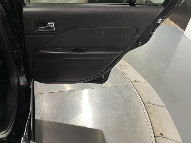 Used-2011-Ford-Fusion-SE-FWD