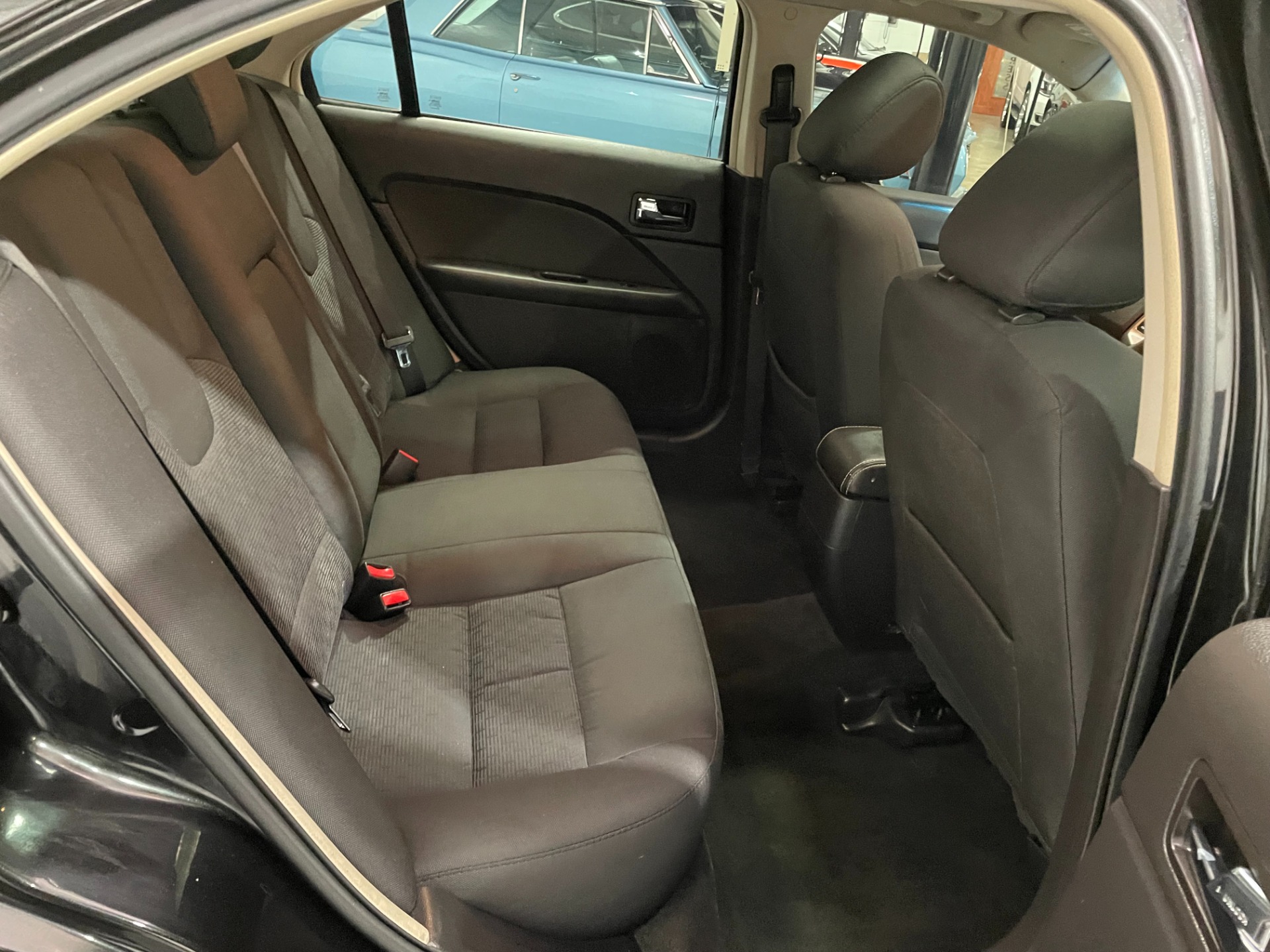 Used-2011-Ford-Fusion-SE-FWD