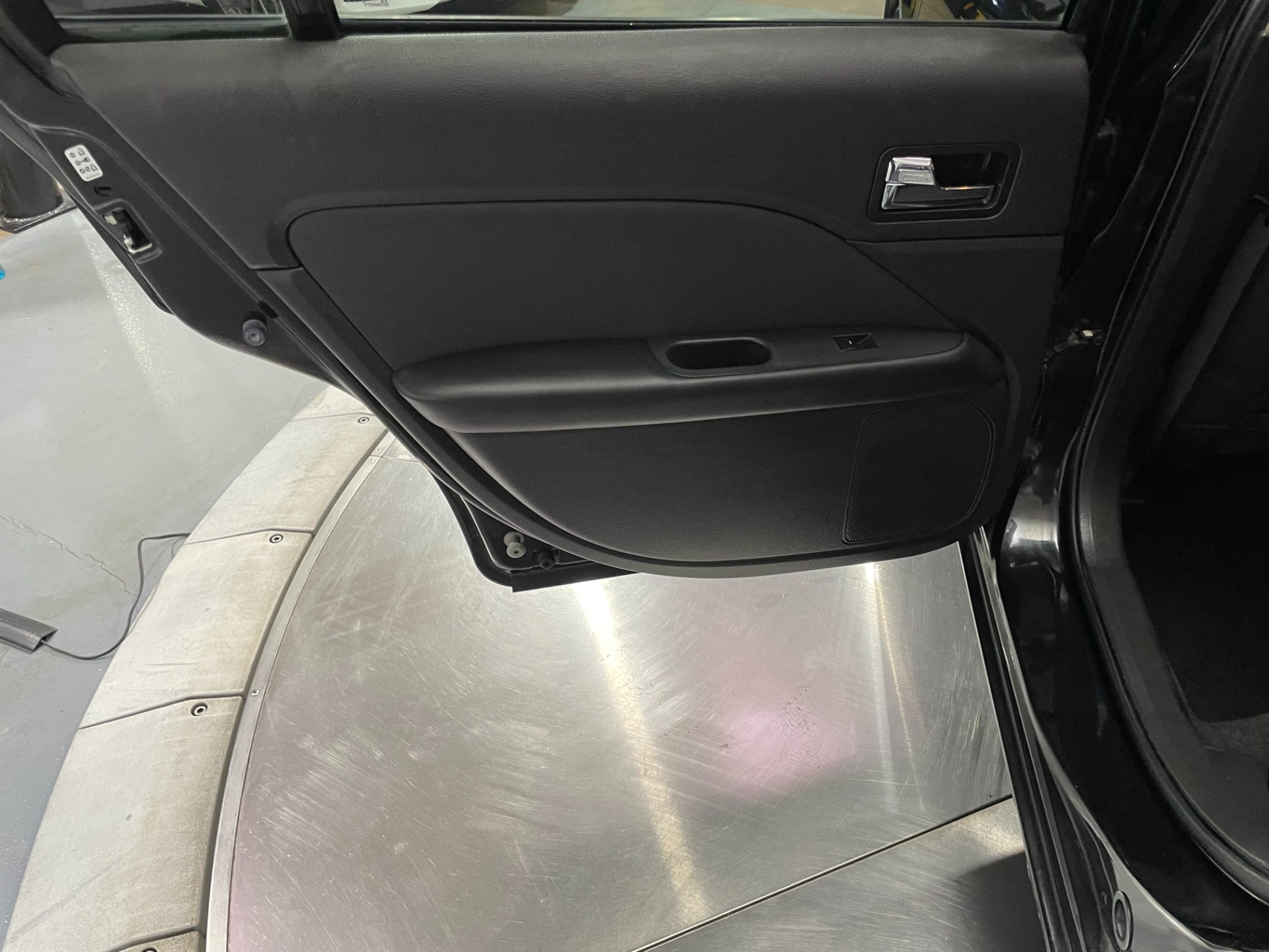Used-2011-Ford-Fusion-SE-FWD