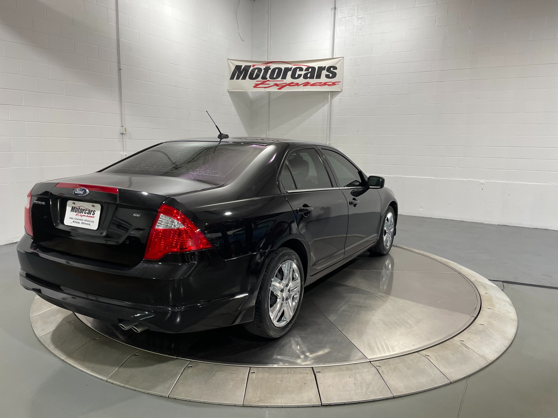 Used-2011-Ford-Fusion-SE-FWD