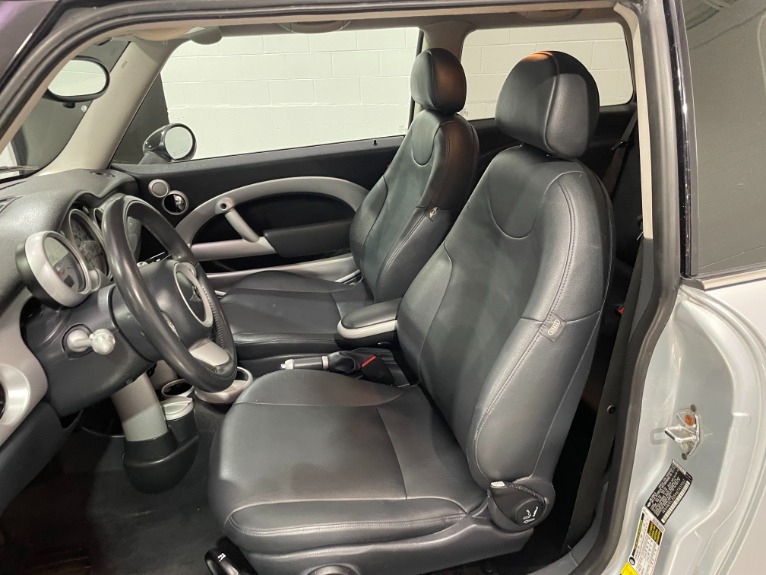 Used-2006-MINI-Cooper-FWD