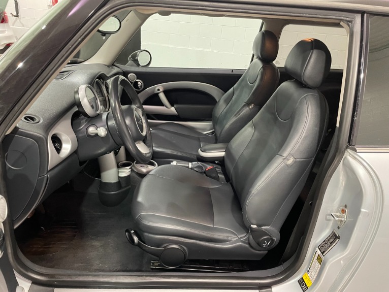 Used-2006-MINI-Cooper-FWD
