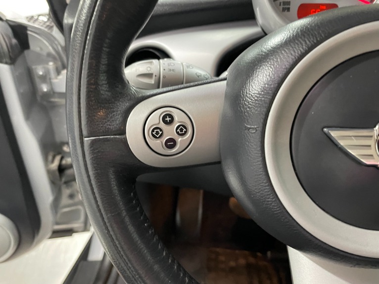 Used-2006-MINI-Cooper-FWD