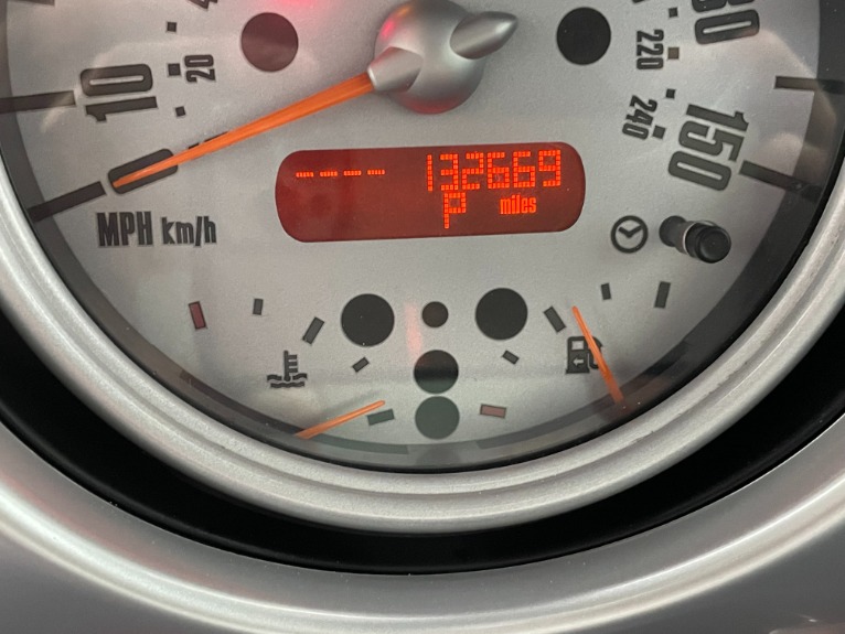 Used-2006-MINI-Cooper-FWD