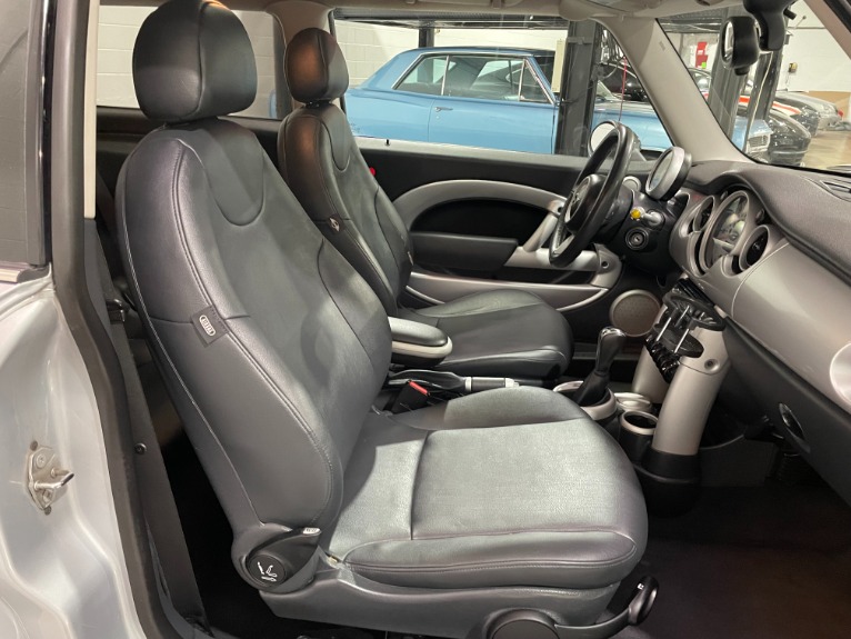 Used-2006-MINI-Cooper-FWD