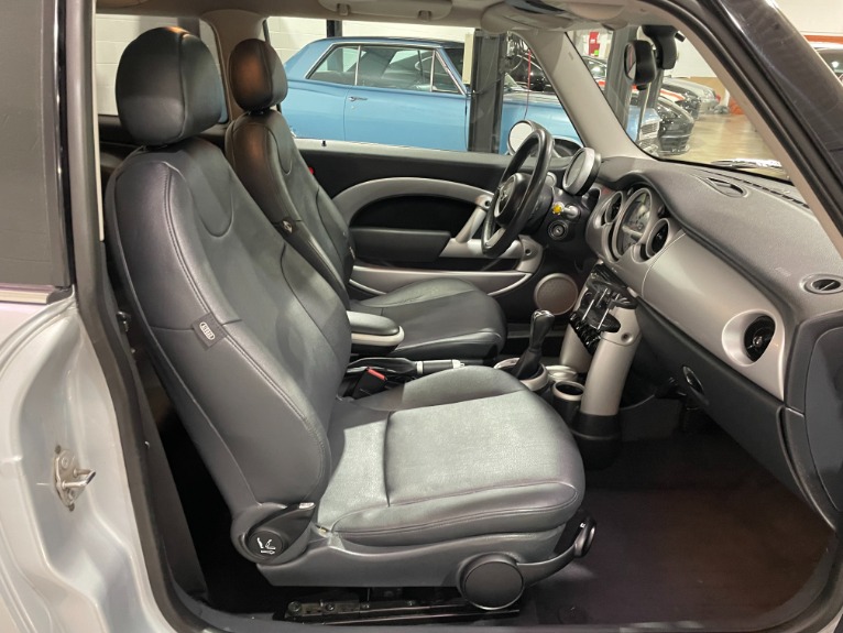 Used-2006-MINI-Cooper-FWD