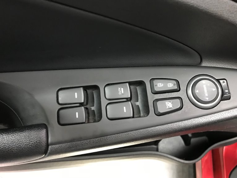 Used-2011-Hyundai-Sonata-SE