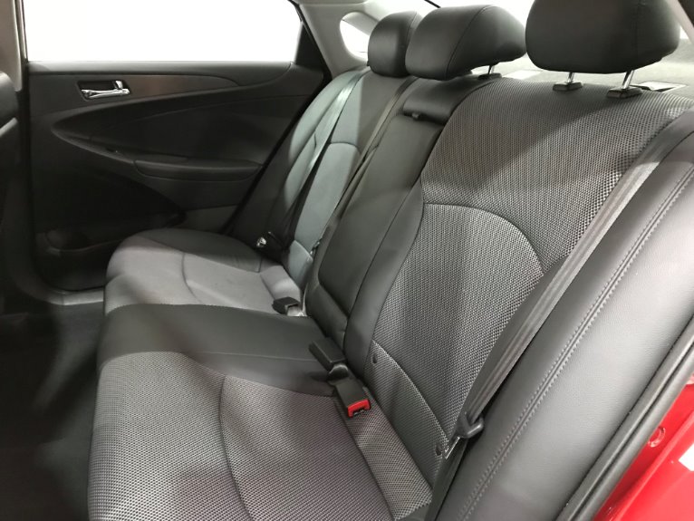 Used-2011-Hyundai-Sonata-SE