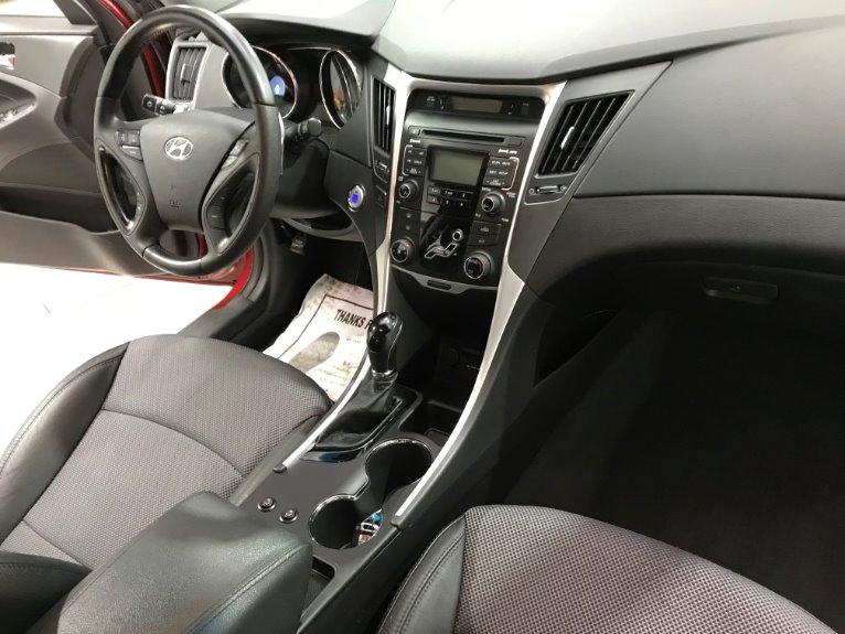 Used-2011-Hyundai-Sonata-SE
