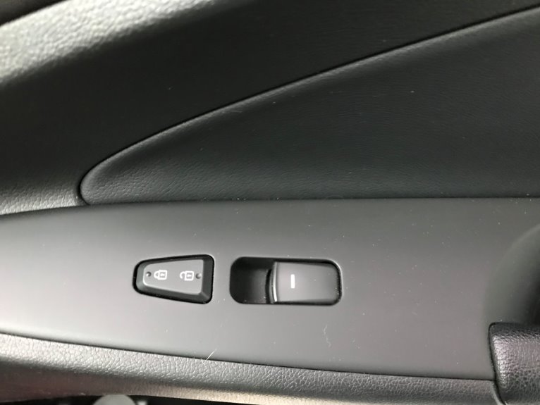Used-2011-Hyundai-Sonata-SE