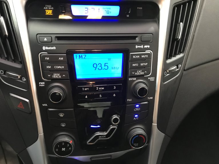 Used-2011-Hyundai-Sonata-SE