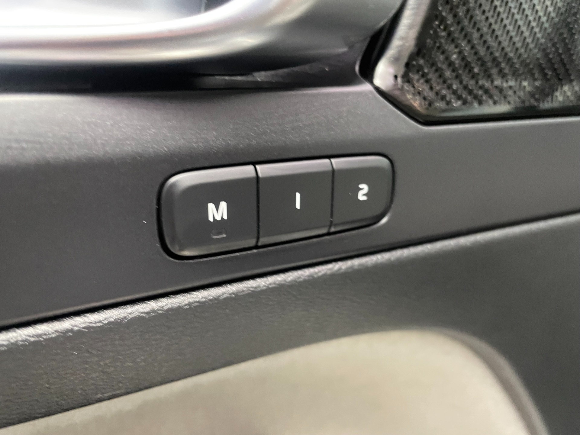 Used-2021-Volvo-XC40-T5-Inscription-AWD