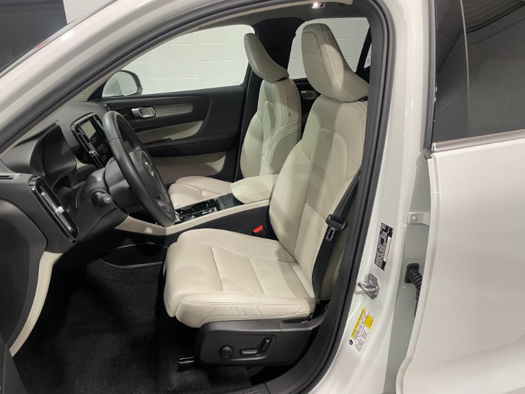 Used-2021-Volvo-XC40-T5-Inscription-AWD