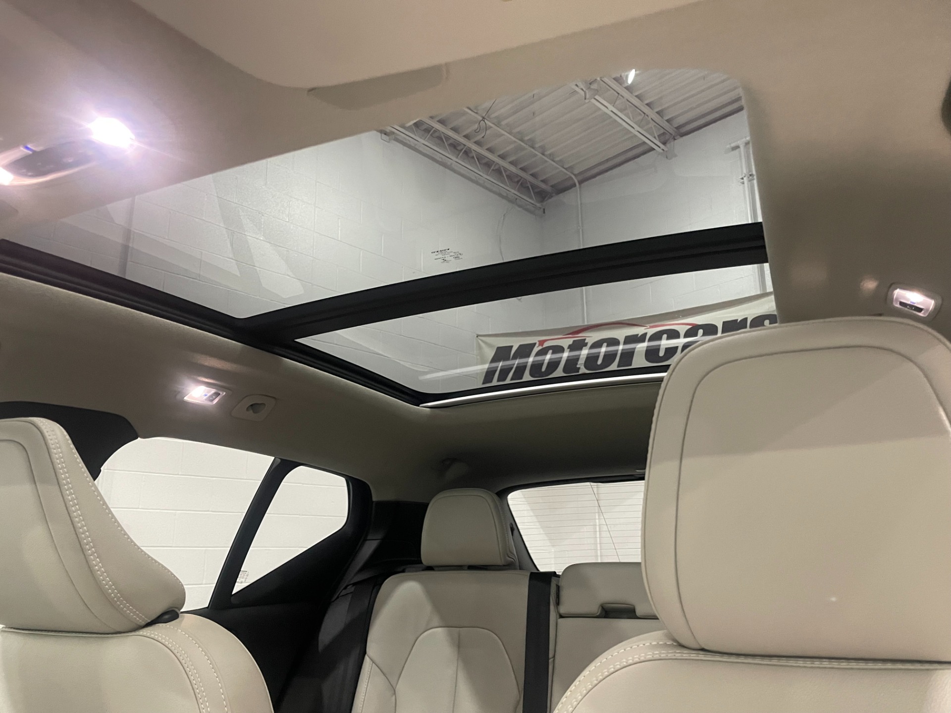 Used-2021-Volvo-XC40-T5-Inscription-AWD