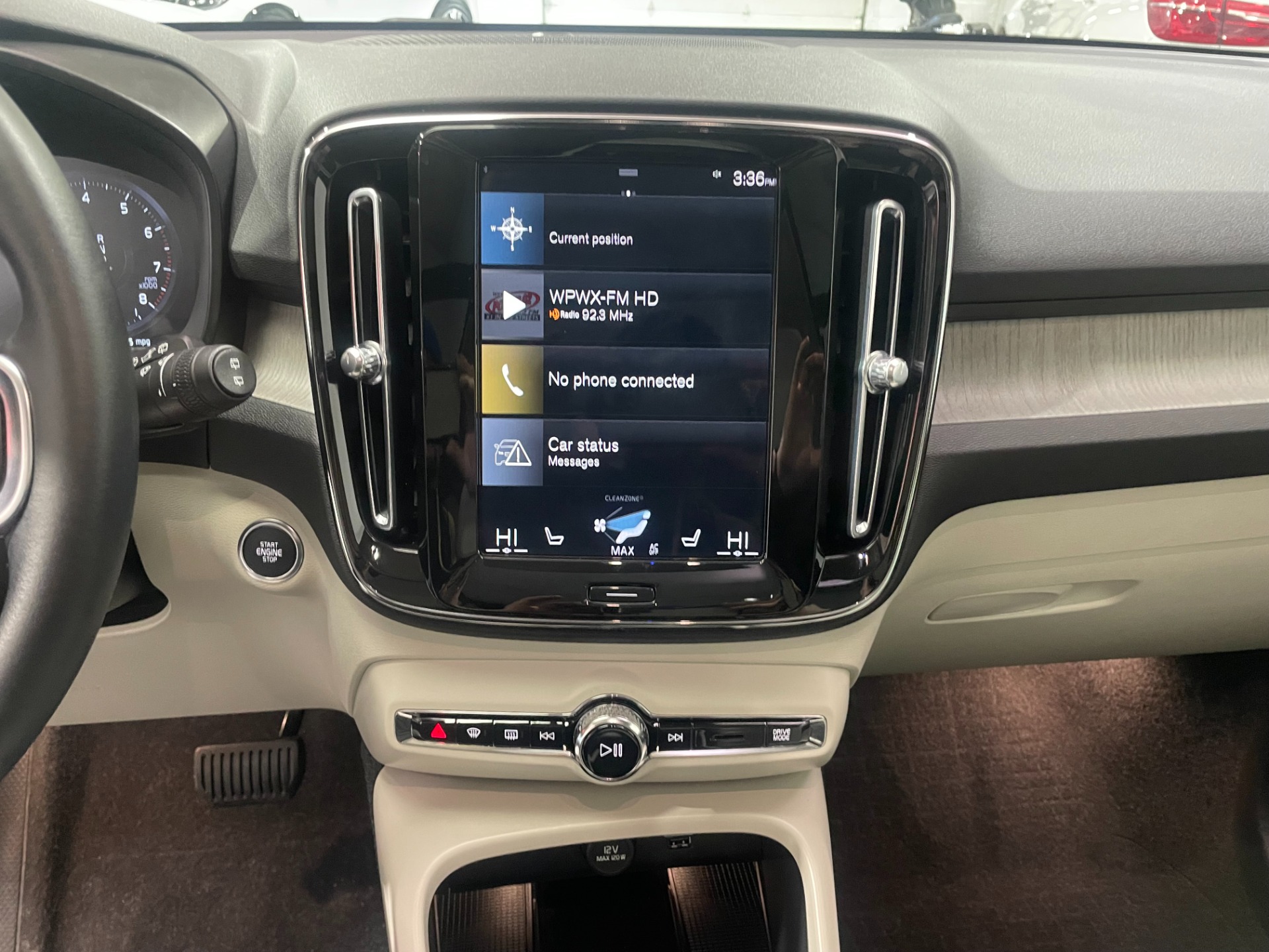Used-2021-Volvo-XC40-T5-Inscription-AWD