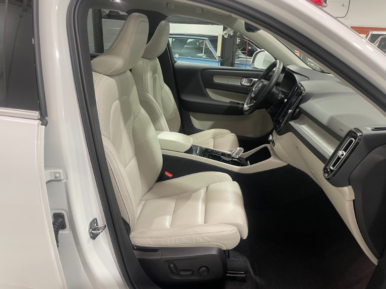 Used-2021-Volvo-XC40-T5-Inscription-AWD