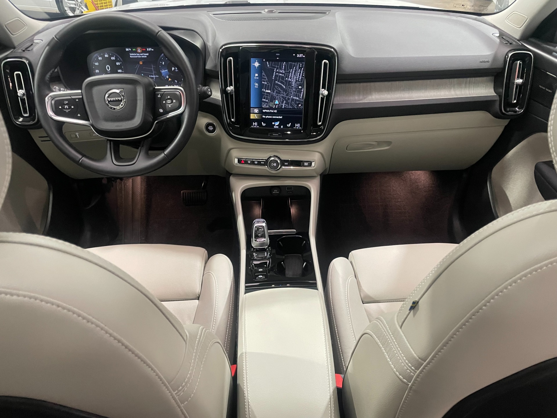 Used-2021-Volvo-XC40-T5-Inscription-AWD