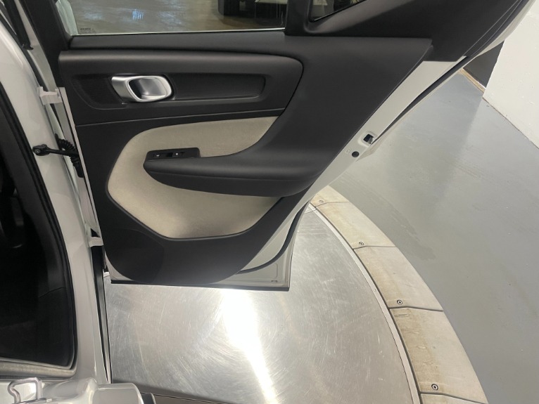 Used-2021-Volvo-XC40-T5-Inscription-AWD
