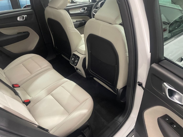 Used-2021-Volvo-XC40-T5-Inscription-AWD