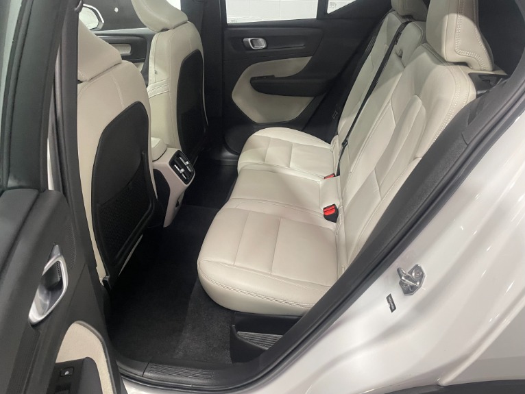 Used-2021-Volvo-XC40-T5-Inscription-AWD