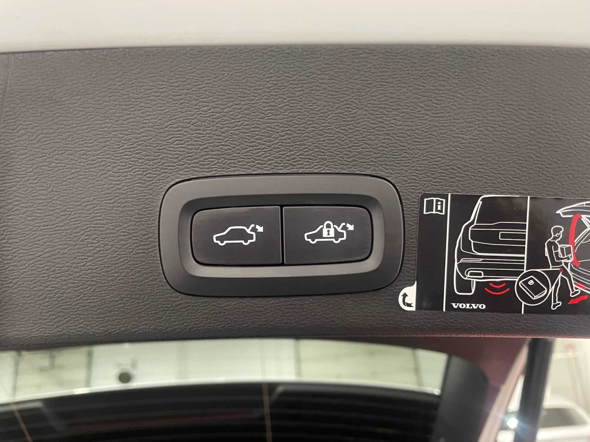 Used-2021-Volvo-XC40-T5-Inscription-AWD