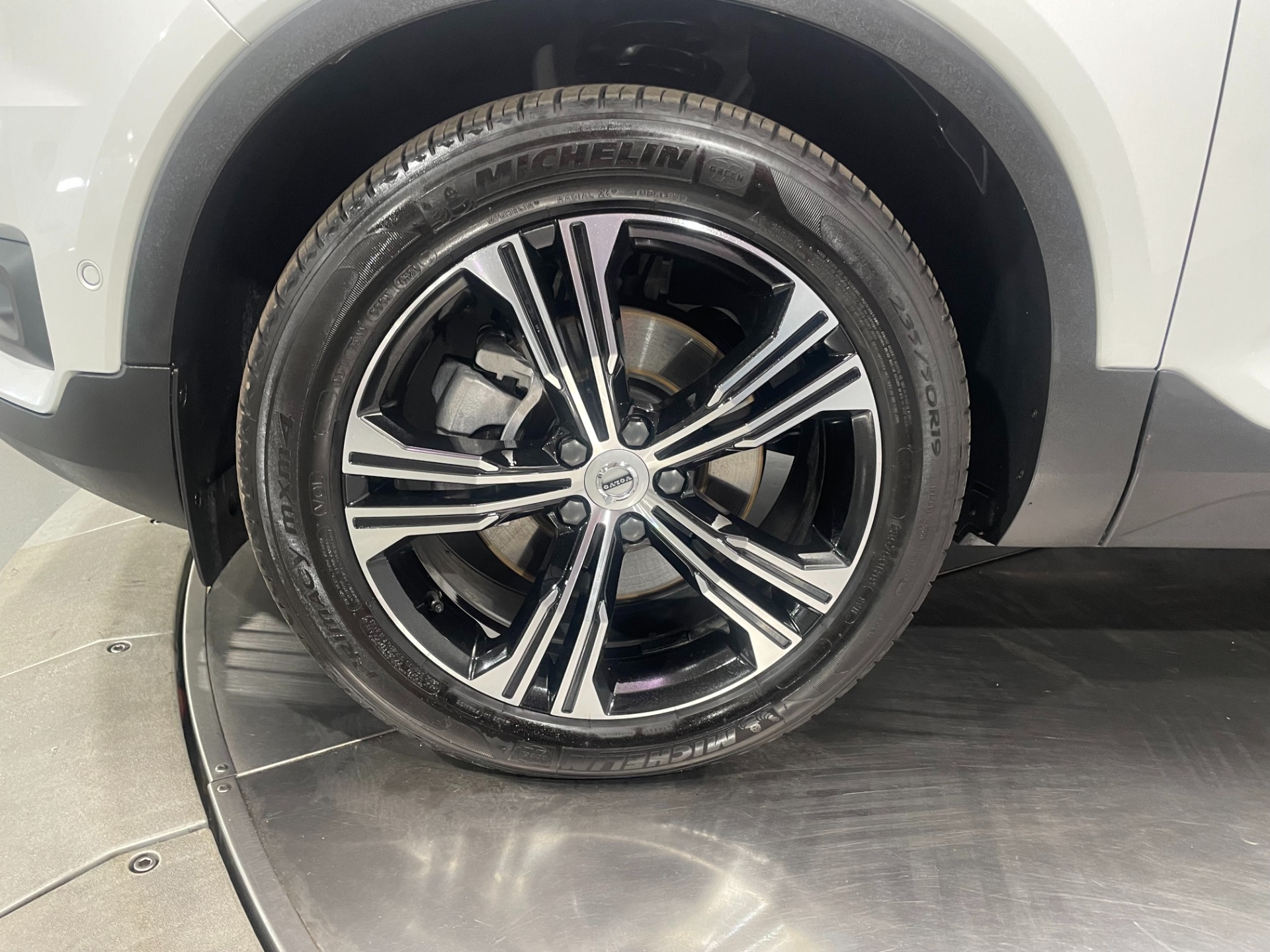 Used-2021-Volvo-XC40-T5-Inscription-AWD